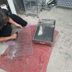 Lò nướng inox nhiều size khác nhau gồm thân lò và vi nướng .