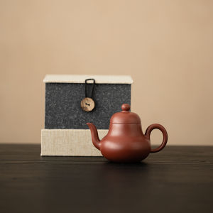 Small Handmade Chinese Style Tea Pot Ne Zha Clay Pear Level Pot Home Use Gongfu Tea Pot Red Clay Mini Tea Kettle for Brewing Tea