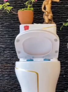 L.Hê Freeship Bồn cầu nguyên khối kẻ viền phong cách và sang trọng men tuyết nano phủ ceramic cao cấp - Bảo hành 15 năm