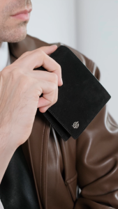 Leonardo Ví Da Nam Harvey RFID Blocking Da Bò Mô Phỏng Da Lộn Thiết Kế Tối Giản 12 Ngăn