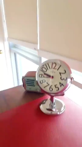 Vintage Alarm Clock Creative Small Clock Student Cute Clock Mute Bedside Table Clock Children Mini Bedroom Luminous Clock-Red