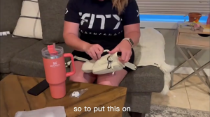 【Zhaozhao】กระเป๋าแก้วน้ำ กระเป๋าใส่แก้วน้ำ กระเป๋าใส่แก้วกันนน้ำ ปรับสายได้ พกพาสะดวก ซองกระติกสำหรับ Stanley 40oz