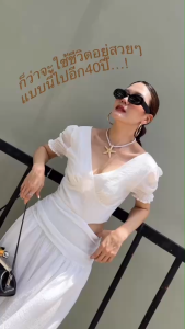 เดรสยาวผ้าพริ้ว ช่วงอกเต้าทรง คอVลึก แขนตุ๊กตาเย็บสม็อคปลายแขน สวมใส่ง่าย ดีไซน์เอวเว้า1ด้าน โชว์ผิวช่วงเอวเบาๆ ดูเซ็กซี่แบบไม่ตั้งใจ กระโปรงบานทรงเฉียงผ้าพริ้ว ทรงสวย ซิปซ่อนด้านข้างใส่ง่าย มีซับในกันโป๊ ใส่แล้วช่วยขับช่วงเอวและสะโพก ดูหุ่นดี  🎨 3สี  1.