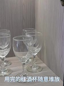 Non-drilling Suspended Glass Rack Wine Cup Shelf