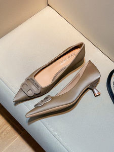 รองเท้าส้นเตี้ยหัวแหลมสำหรับผู้หญิง Michalovce ฤดูใบไม้ร่วง/ฤดูหนาว ส้นเตี้ย หนังนิ่ม ยางกันลื่น รองเท้าทำงาน