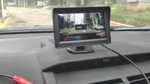 มอนิเตอร์รถยนต์ 5 นิ้ว TFT LCD 5 นิ้ว HD ดิจิทัล 16:9 หน้าจอ 800*480 อินพุตวิดีโอ 2 ทางสําหรับกล้องมองหลัง DVD VCD