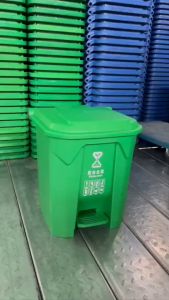 ถังขยะพลาสติก 120L ราคาถูก ความจุ 30L/50L/100L มีฝา และล้อ ถังขยะเหยียบ