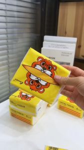 กระดาษชำระ กระดาษทิชชู่ 4 ชั้น 200 แผ่น กระดาษเช็ดชู่ ราคาห่อละ 1 บาท พกพาง่ายในแพ็ค 12 ห่อ ใช้ได้ทั้งเช็ดหน้าและมือ ได้รับการรับรองมาตรฐานจาก FDA ว่าปลอดภัย เหมาะกับการใช้งานทุกวัน