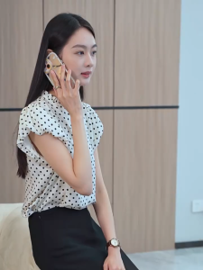 Set Áo Chấm Bi Cổ Nhỏ Tay Cánh Tiên Mix Chân Váy Dài Màu Đen