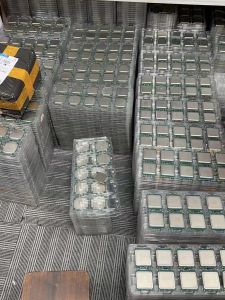 Intel Xeon E5 2696V3 CPU 2.3GHz 22nm LGA2011-V3 20-Core 140W Desktop Computer Processor Chip Intel Xeon E5-2686V4 E5-2676V4