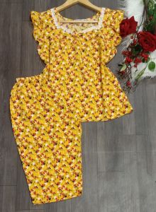 Đồ bộ vải lụa 100d quần lửng 40-55kg mặc vừa vải mềm thoáng mát nhẹ