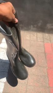 SEPATU BOOTH SAFETY BAHAN KARET TEBAL WARNA HITAM ANTI AIR HARGA TERMURAH BARANG BERKUALITAS