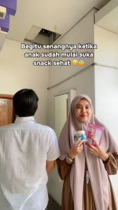 Snack Bayi Delisoes - Cemilan Mpasi Bayi Puffs Stick Makanan Bayi Sehat Non Msg Rasa Ayam + Wortel