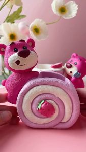 Ống đựng bút Gấu Dâu Lotso size lớn để bàn trang trí bàn làm việc dễ thương Ống đựng cọ trang sức bàn trang điểm cute