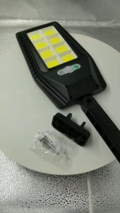 ไฟถนนพลังงานแสงอาทิตย์พร้อมเซ็นเซอร์ PIR 3000MAH แผงโซล่าโคมไฟ LED กลางแจ้งพร้อมรีโมท3โหมดพลังงานแสงไฟฟลัดไลท์6500K