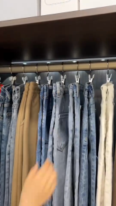 คลิปสเตนเลส กันลื่น แบบพกพา สีสันสดใส / คลิปเก็บตู้เสื้อผ้า ประหยัดพื้นที่ พร้อมตะขอ / คลิปตากผ้าระเบียง กันลม N12