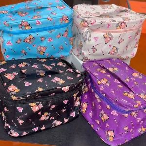 Bunnyshop🚚พร้อมส่งจากไทย กระเป๋าเครื่องสำอาง ลายหมี น่ารักมาก มีให้เลือก 4 สี จุได้เยอะน้า✨