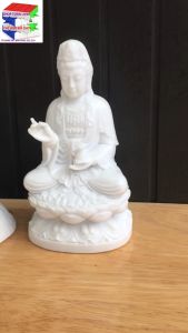 Bộ tam thánh- tam thế phật (phật thích ca- phật quan âm- phât dược sư) chất liệu Đá đúc (Nhiều màu sắc). Trang trí trên ô tô tiểu cảnh bonsai ghép lũa để bàn trà phòng khách bàn làm việc thờ cúng phong thủy…