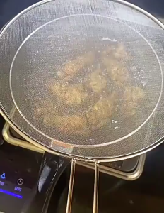 Stainless Steel Oil Splash Guard With Handle Frying Pan Cover Mesh Screen Cooking Spatter Shield Filter Penapis Minyak