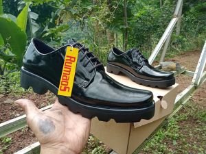 TERBARU-sepatu dinas/PDH KULIT KILAP TNI POLRI SECURITY