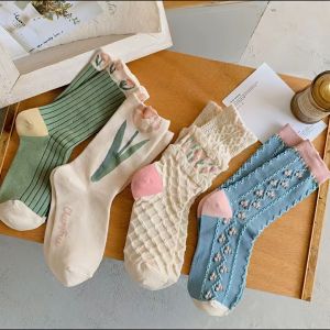 Masterbag - Kaos Kaki Panjang Wanita Tulip Flower Casual Women Socks