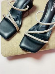 Heels Wanita Khanzaa Tali Mutiara Hak Tahu 5 cm Terbaru: Heels Pesta dan Wisuda