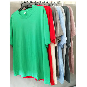 เสื้อยืดคอกลมแขนสั้นหลวมๆ บางๆ สำหรับผู้ชายไซส์ใหญ่ ผ้าฝ้ายผสมโพลีเอสเตอร์ ระบายอากาศได้ดี ทรงหลวมสบาย