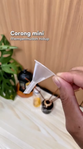 Corong Mini Bahan Plastik Transparant Serbaguna / Corong Mini Untuk Refil Parfume Oil