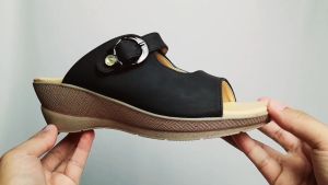 DENZEL Sandal Wedges Wanita Hitam DZ 167