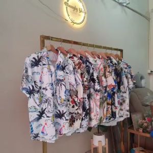 🚨Sale 🌤️GREAT BKK✨V.2  เสื้อเชิ้ต เสื้อฮาวาย เสื้อสงกรานต์ 2023 ผ้าไหมอิตาลีเกรดเอ ไม่ต้องรีด นุ่ม ลื่น เบา ใส่สบาย ลายไม่ซ้ำ 🌴