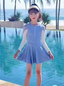Đồ bơi bé gái tay dài có size lớn