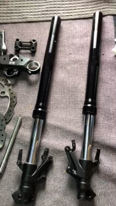 โช้คหน้า แผงคอบน แผงคอล่าง จานเบรค แกนล้อ honda nx500 cb500x สภาพสวยพร้อมใช้งาน แยกขาย