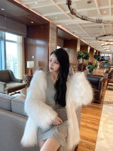 Young Womens Fox Fur Coat Knitted Style Mink Imitation Leather Jacket Street Fashion Mid-Length Coat with Fox Fur Collar