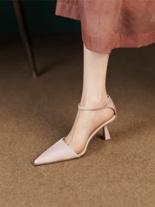 รองเท้าแตะส้นสูงหัวแหลมสีดำแบบสวมหัวสไตล์ฝรั่งเศส รองเท้าแตะส้นบางแบบสวมหัวสำหรับผู้หญิง รองเท้าแฟชั่นฤดูร้อน