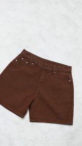 Quần short nam jean MORA màu nâu socola CAPMAN CLUB phom rộng  trên gối trẻ trung thoải mái