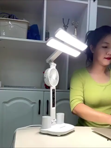 UORRIS ไฟตั้งโต๊ะ LED พร้อมพัดลมนาฬิกา ปรับแสงได้3สี พับเก็บได้ แสดงอุณหภูมิ /เวลา/วันที่