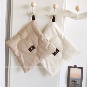 ผ้าปูโต๊ะทรงสี่เหลี่ยมพิมพ์ลายหัวใจแบบนุ่มสำหรับโต๊ะทานอาหารแบบเรียบง่ายสไตล์อินส์แบบเหนือยุโรป แผ่นรองแก้วแบบแขวนได้