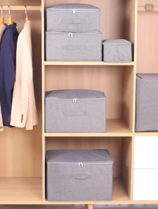 BAAN กล่องเก็บเสื้อผ้ามีฝา มีซิป ขนาดใหญ่ กันน้ำ กันฝุ่น กล่องเก็บของในตู้เสื้อผ้า กล่องใส่ของ กล่องใส่เสื้อผ้า มีที่จับ รุ่น 8002 เทาเข้ม