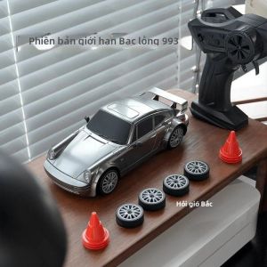 Tỉ Lệ 1/20 4WD RC Drift Car RTR Hiệu Suất Cao Xe Chuẩn Bị Bướm Ga Đầy Đủ Mạnh Mẽ Với Lốp Rào Chắn Đường - Xe Điều Khiển Từ Xa Cho Độ Tuổi 14+