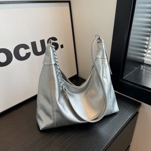 Trendy Large Capacity Womens Handbag with Chain Strap for Commuting And Work Soft PU Leather Shoulder Bag in European Style