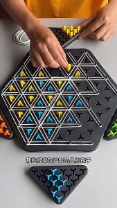 เดสก์ท็อป ปริศนา หมากรุกโซ่ การต่อสู้หลายคน ปฏิสัมพันธ์ ยางรัด สามเหลี่ยม เกม เดสก์ท็อป ของเล่นเพื่อการศึกษา