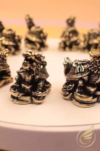 Decor Mini Tượng Long Quy Cõng Xâu Tài Lộc Ngự Thỏi Vàng Tượng Long Quy Phong Thủy Bằng Đồng Thau - Đồ Đồng Thuận Tâm