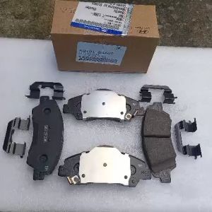 BỐ THẮNG/MÁ PHANH TRƯỚC HYUNDAI I10 GRAND MÃ: 58101-B4A00. ẢNH LÀ HÀNG HYUNDAI ẤN ĐỘ