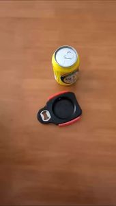 Dụng cụ mở nắp lon đa năng.