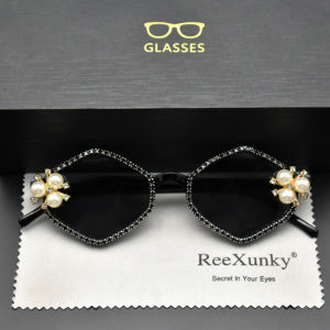 New 2025 Rhinestone Pearl Rhombic Sunglasses Women Fashion Luxury Designer Gradient Handmade Sun Glasses Female Shades Eyewear