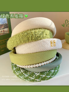 เข็มขัดผูกผมสีเขียวสไตล์ฝรั่งเศสสำหรับผู้หญิง 2025 ใหม่ ทรงสูง ทันสมัย อเนกประสงค์ เครื่องประดับผมระดับไฮเอนด์ เข็มขัดผูกผม