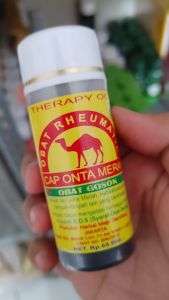 Minyak Gosok Cap Onta Merah Obat Terapi Rheumatik Pegal Stroke Saraf Kejepit