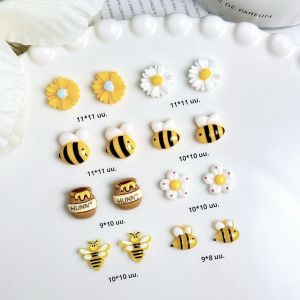 20PCS Creative จําลองน้ําผึ้ง Bee เรซิ่นตกแต่งเล็บ 3D Kawaii Red Dot ดอกไม้ดอกทานตะวันเล็บ Charms สําหรับ DIY เล็บ