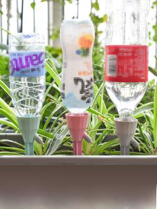 Automatic Watering Device Lazy Persons Flower Pouring Tool Home Balcony Plant Pot Leachate Watering Sprinkler Plastic Material