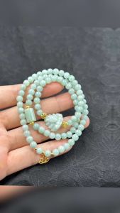 vòng tay nữ ngọc cẩm thạch xanh táo  tự nhiên mix lu thống hồ ly cẩm thạch tự nhiên và charm sen bi cầu vàng tây vòng tay đá phong thủy trang sức thiết kế đủ hóa đơn thẻ bảo hành